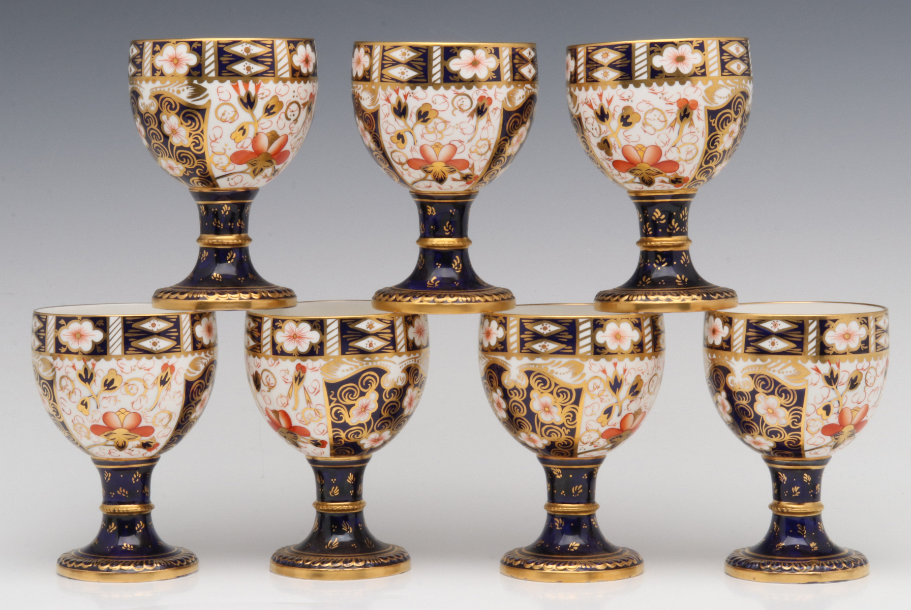ROYAL CROWN DERBY 'TRADITIONAL IMARI' PATTERN GOBLETS