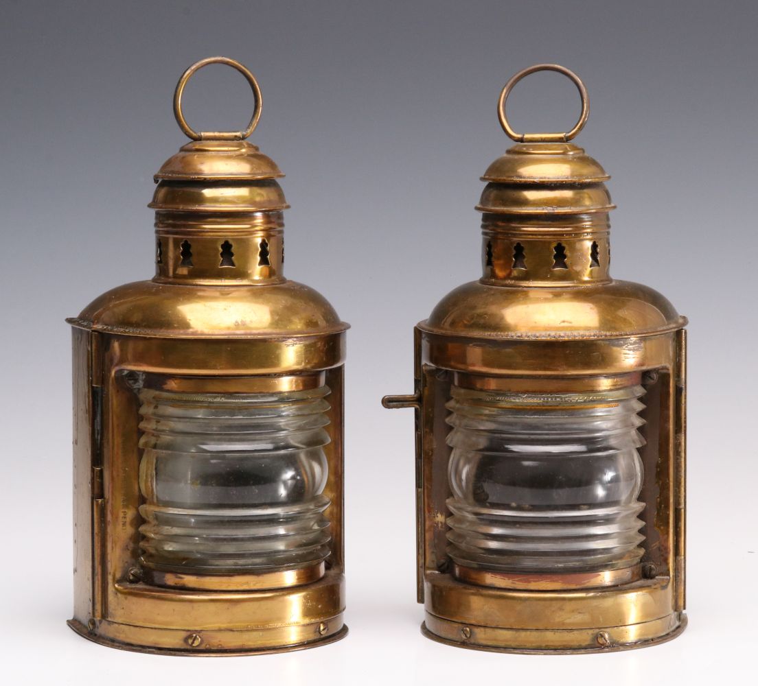 A PAIR OF EARLY TO MID 20TH CENT BRASS NAUTICAL LAMPS