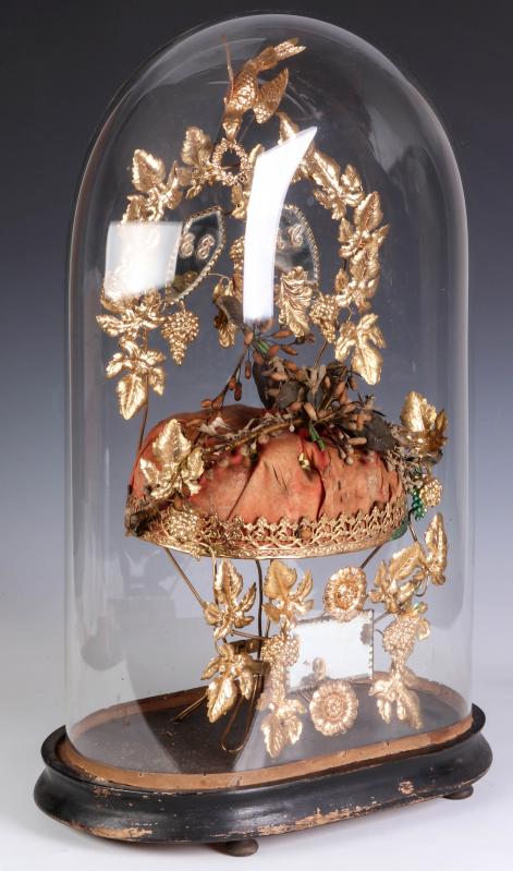 A 19TH C. VICTORIAN BRIDE'S DOME WITH GILT METALWO