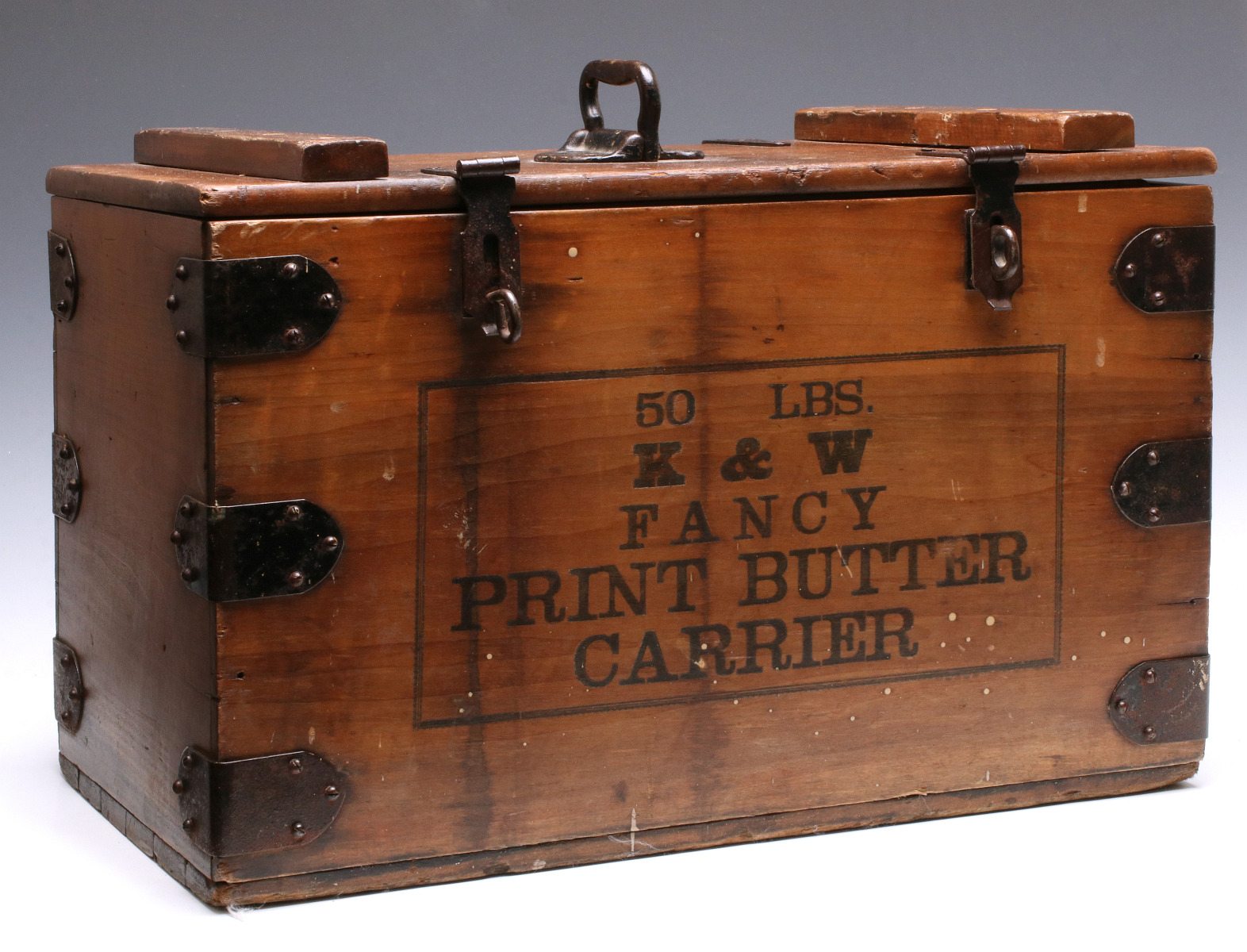 A COUNTRY STORE 'K & W FANCY PRINT BUTTER CARRIER' BOX