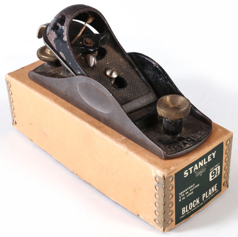 A STANLEY NO. 9-1/4 BLOCK PLANE WITH BOX