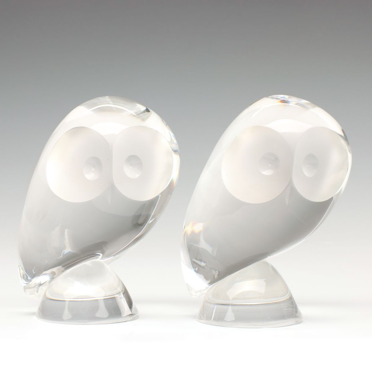 TWO CRYSTAL ART GLASS OWL FIGURES SIGNED STEUBEN