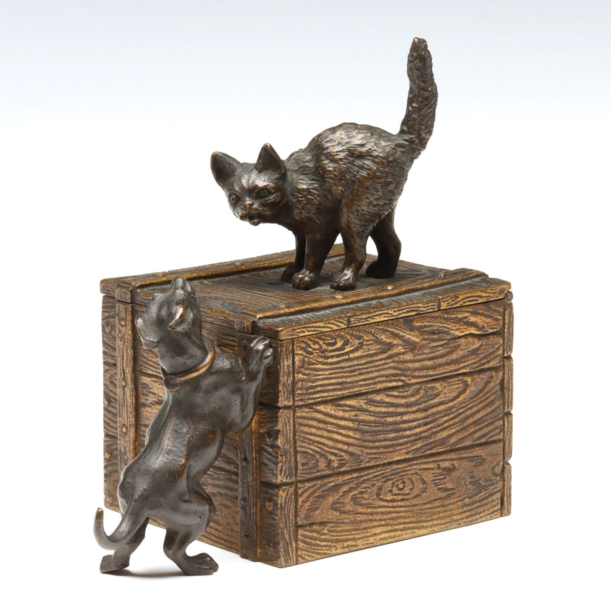 A VIENNA BRONZE BOX WITH FIGURAL CAT AND DOG