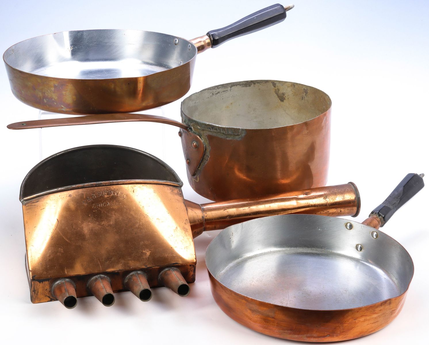 A COLLECTION OF COPPER AND BRASS - OLD AND NEW