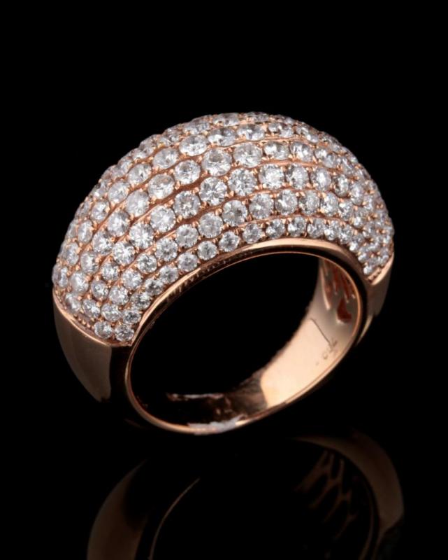 A DIAMOND COVERED 18K GOLD FASHION RING APPROX 3 CT TW