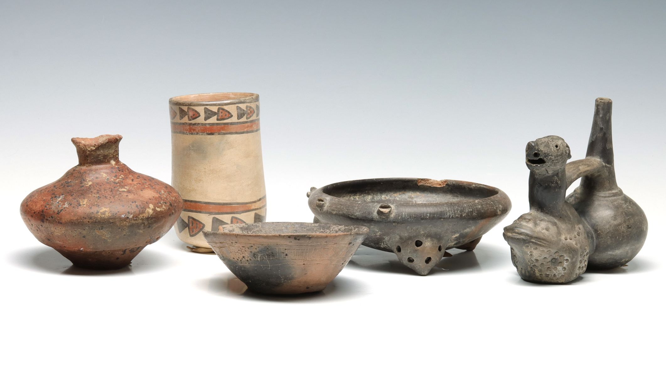 A COLLECTION OF PRE-COLUMBIAN SOUTH AMERICAN POTTERY