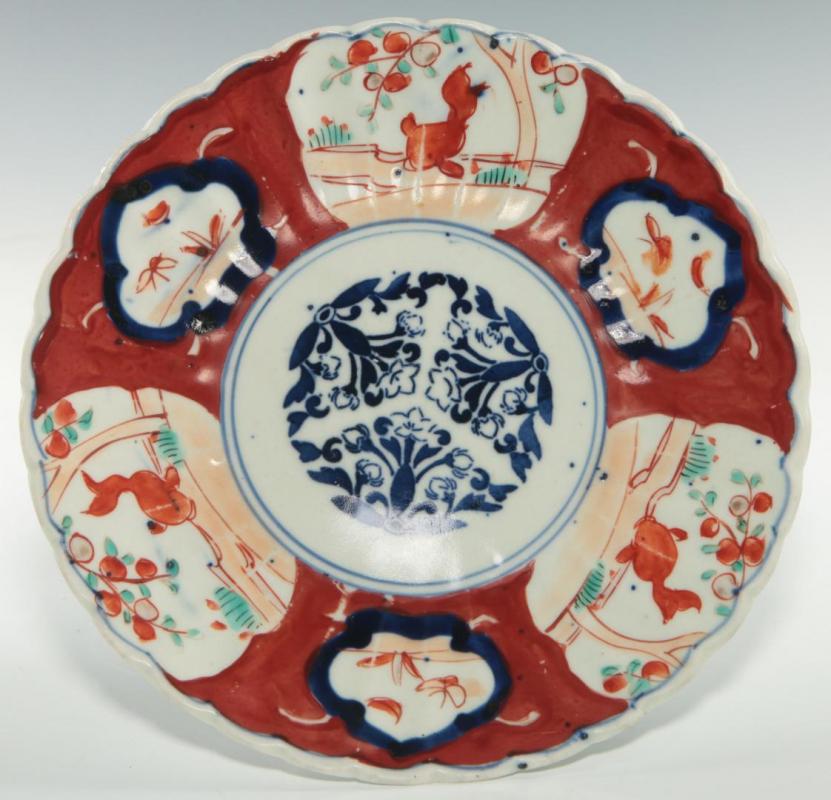 A COLLECTION OF ANTIQUE JAPANESE IMARI WARE  