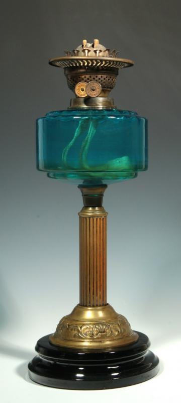 A 19TH C. BRASS COLUMN LAMP WITH BLUE GLASS FONT 