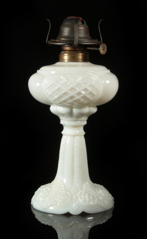 AN ANTIQUE PRINCE EDWARD PATTERN OIL LAMP