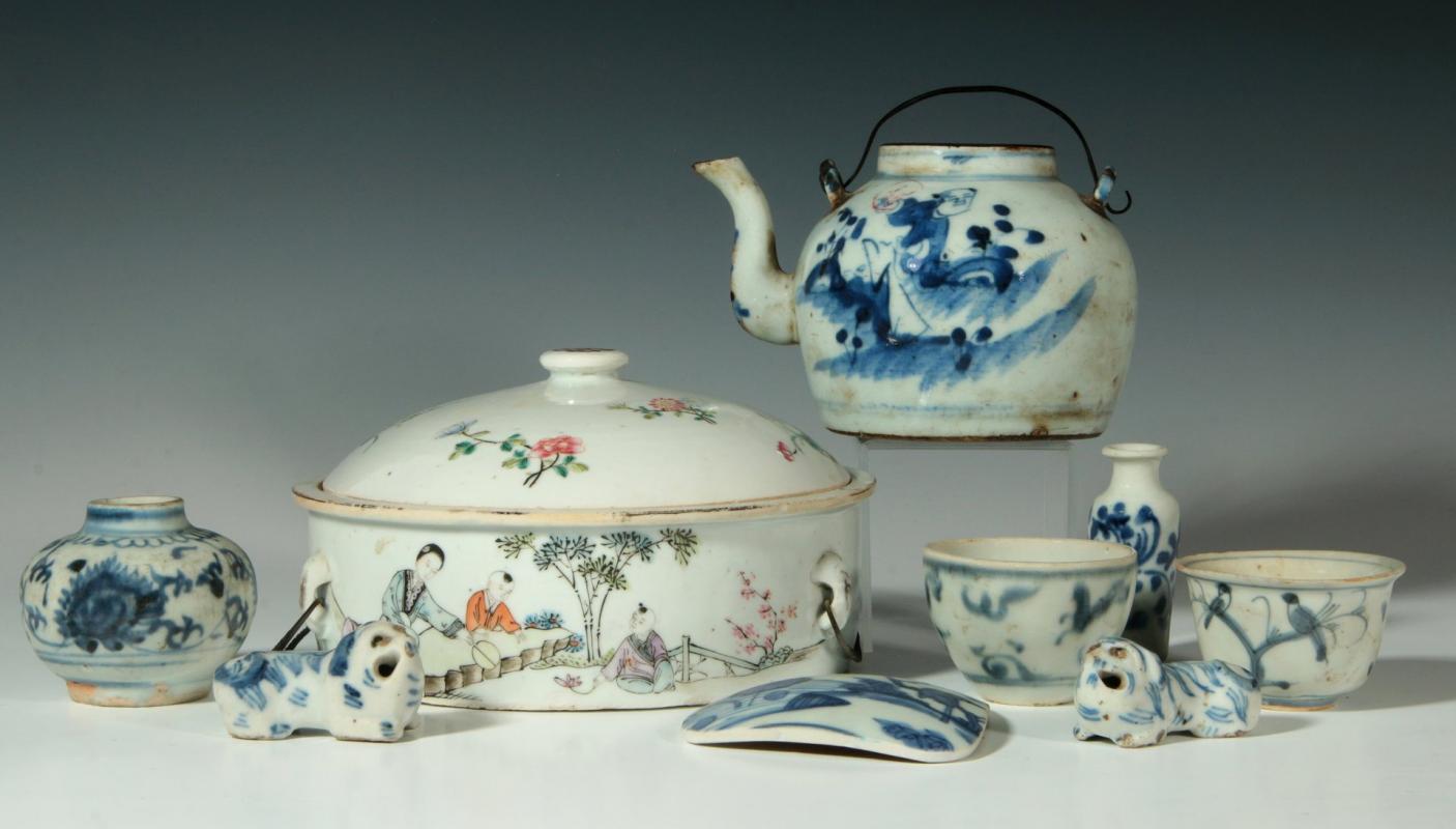 COLLECTION ANTIQUE CHINESE BLUE & WHITE PORCELAIN