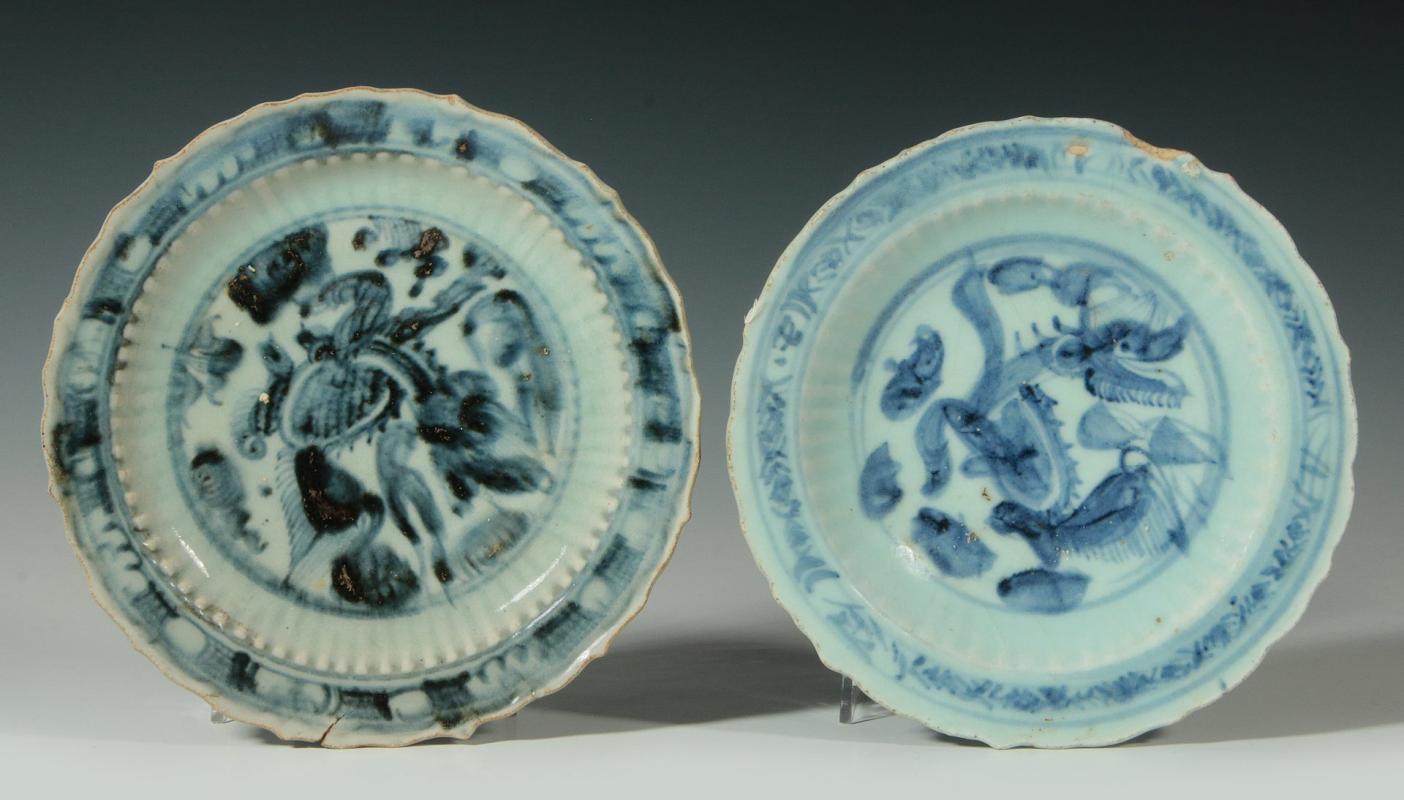 TWO 17TH C. CHINESE EXPORT PORCELAIN DISHES