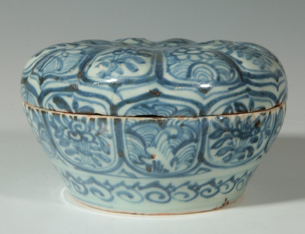 17TH C CHINESE KRAAK EXPORT PORCELAIN COVERED DISH