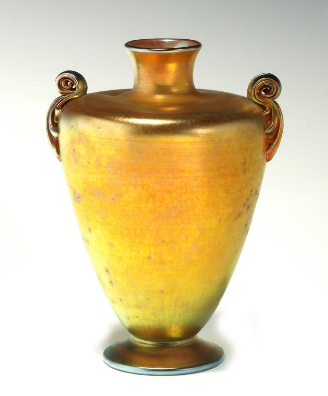 A TIFFANY GOLD FAVRILE VASE OF CLASSICAL FORM