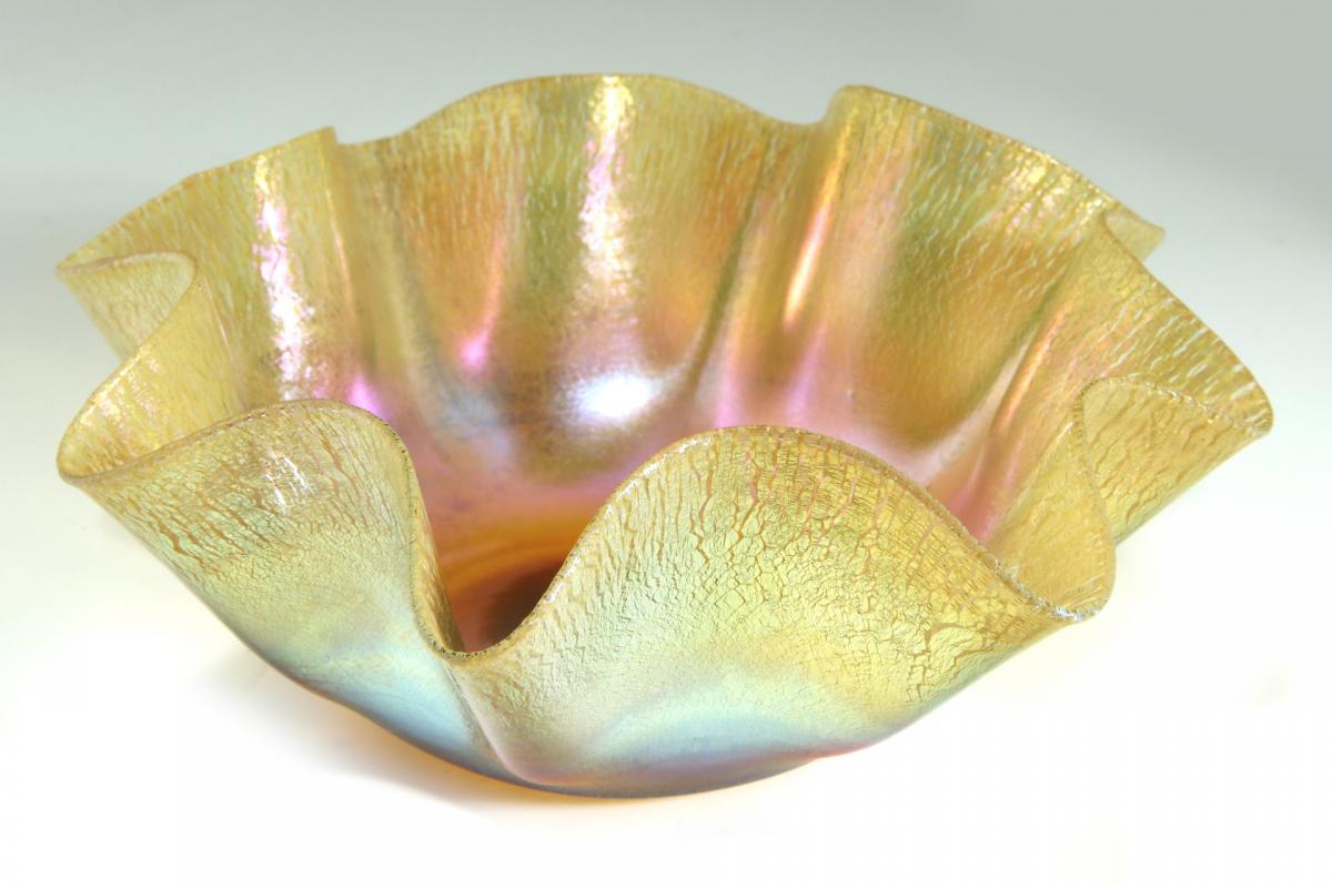A TIFFANY GOLD FAVRILE GOLD FLUTED BOWL