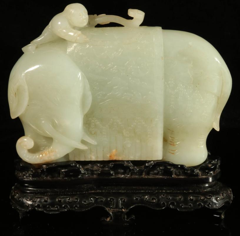 JADE ELEPHANT WITH BLANKET AND RUYI SCEPTER