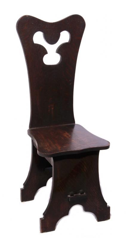 A CIRCA 1900 ARTS AND CRAFTS OAK SIDE CHAIR 