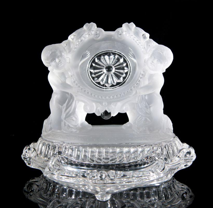 A BACCARAT FRENCH CRYSTAL WATCH HOLDER