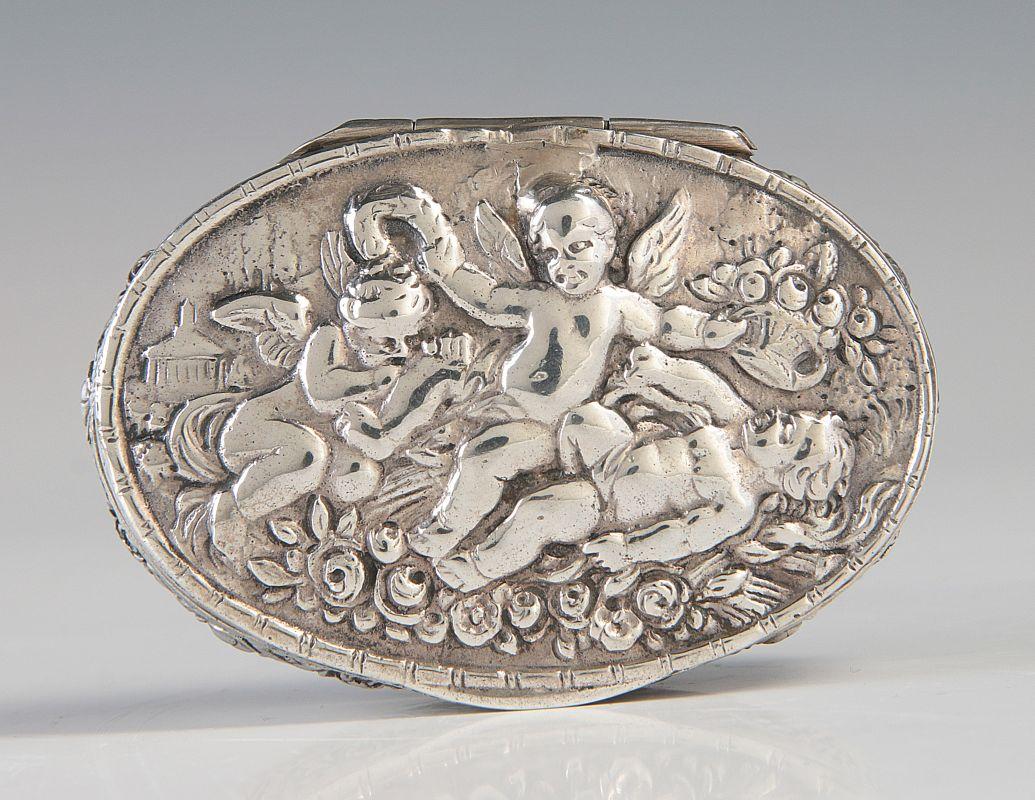A LATE 19TH CENTURY .800 SILVER PATCH BOX