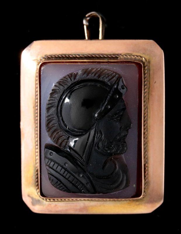 A 19TH CENTURY CARVED HARDSTONE WARRIOR CAMEO