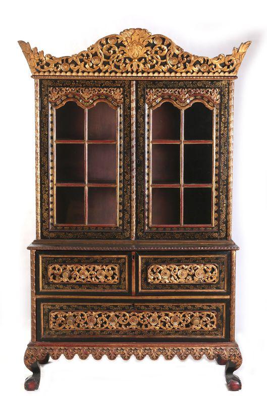 A 19TH CENTURY CHINESE EXPORT TWO-PIECE CABINET