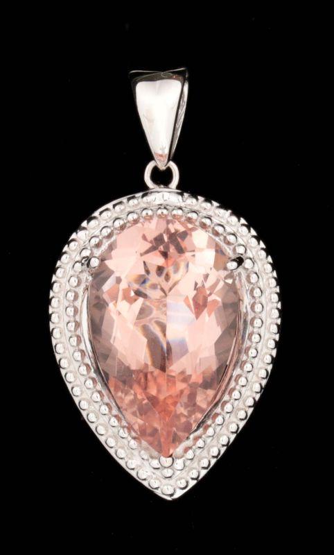 A 14K GOLD PENDANT WITH MORGANITE AND DIAMONDS 