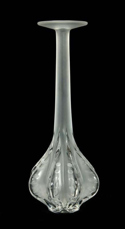 A LALIQUE FRENCH CRYSTAL 'CLAUDE' VASE