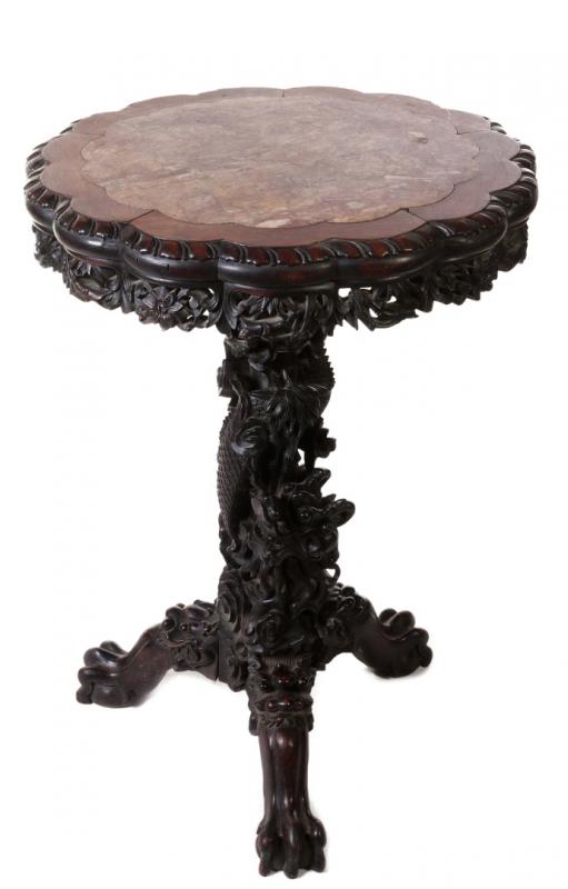 A HIGHLY CARVED CHINESE EXPORT ROSEWOOD TABLE
