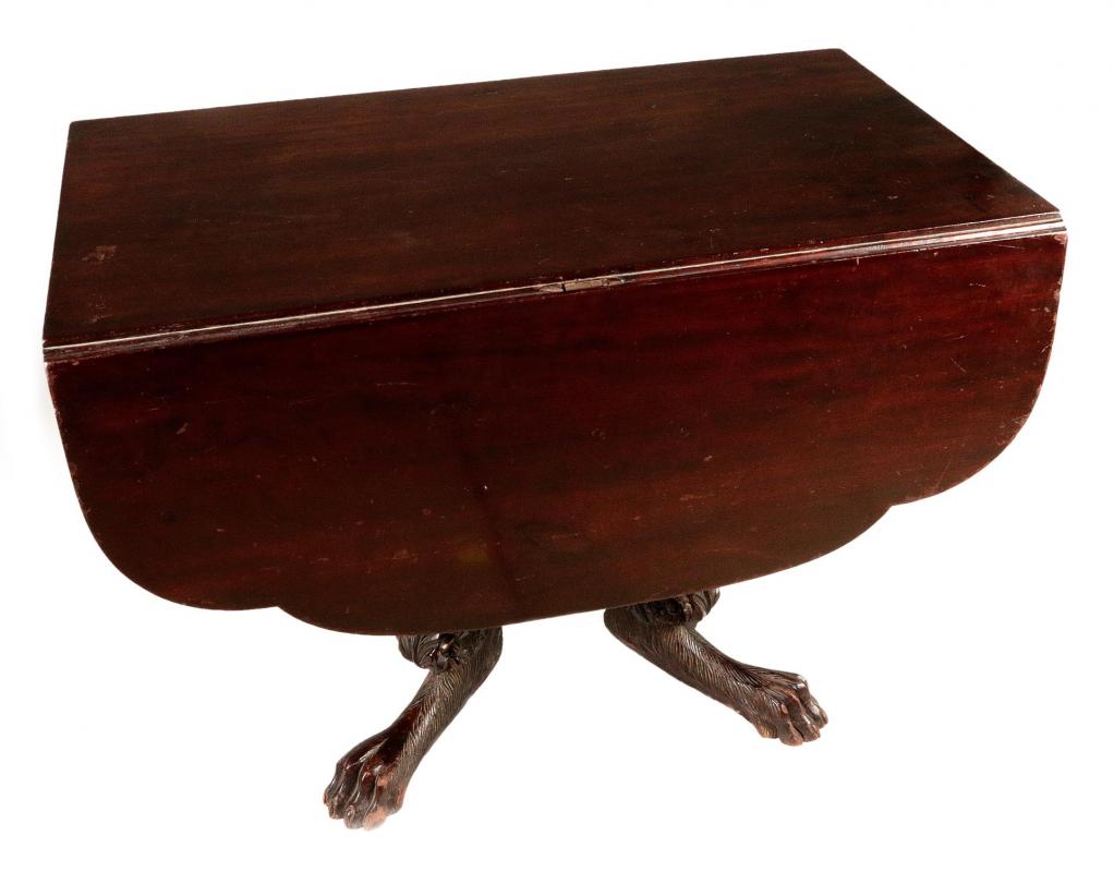 A MID 19TH CENTURY AMERICAN CLASSICAL TABLE