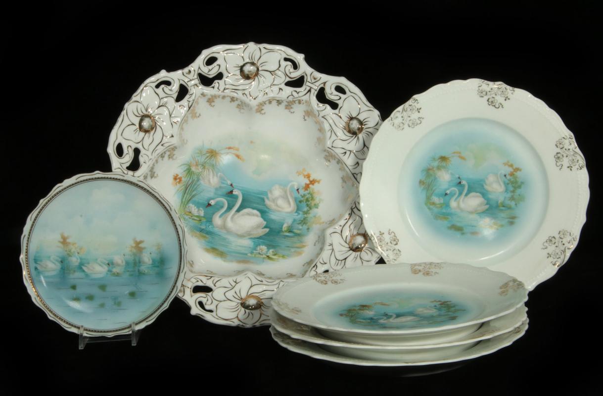 A COLLECTION OF SWAN PATTERN GERMAN PORCELAIN